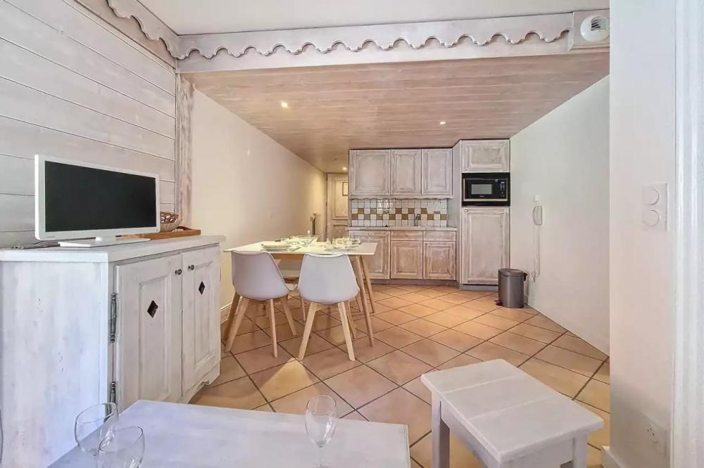 reamenageemnt coin repas  dans appartement Les MENUIRES