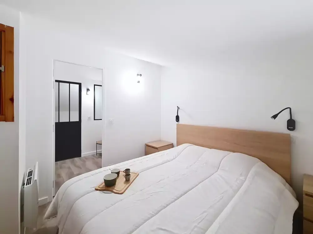 20250909170723_0000071046_11